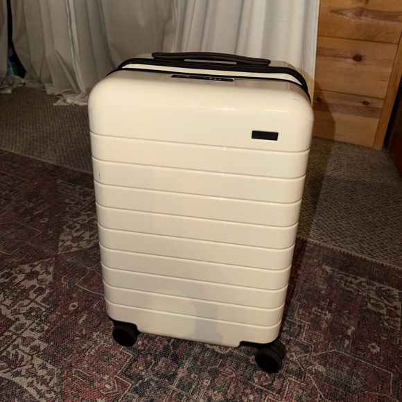 Away Carry-On Flex - Picture 3 of 7